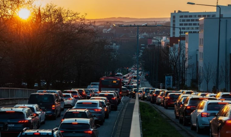 İstanbullular 89 saatini trafikte kaybediyor