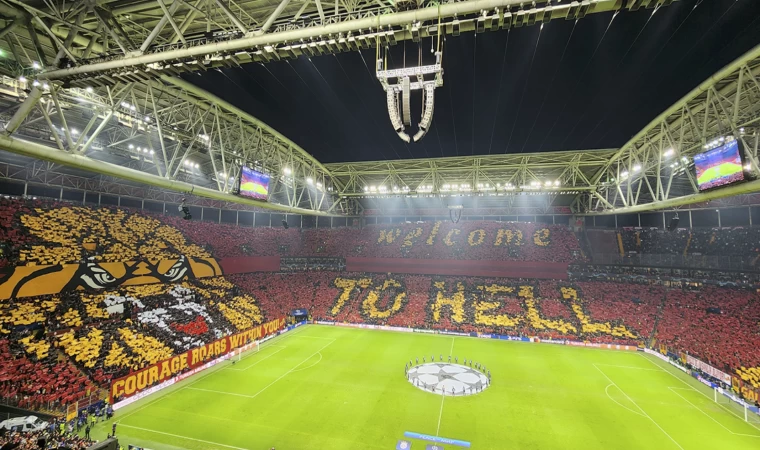 Galatasaray taraftarından ’Welcome to hell’ koreografisi