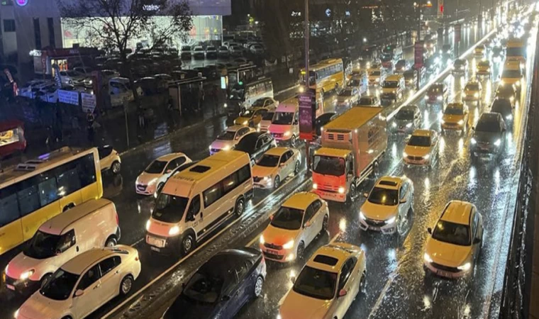 İstanbul’da trafik yüzde 87’ye ulaştı