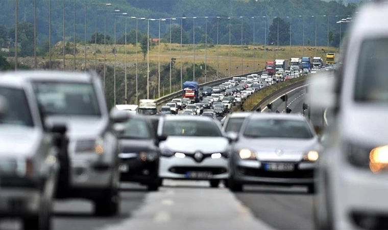 Bir ayda trafiğe yaklaşık 2 bin araç daha katıldı