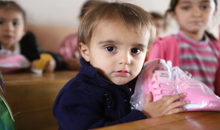 Yardım elleri, köy çocukları okusun diye birleşiyor