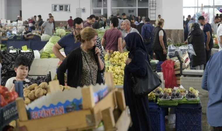 Tüketici güveni Ocak’ta yüzde 0,4 geriledi