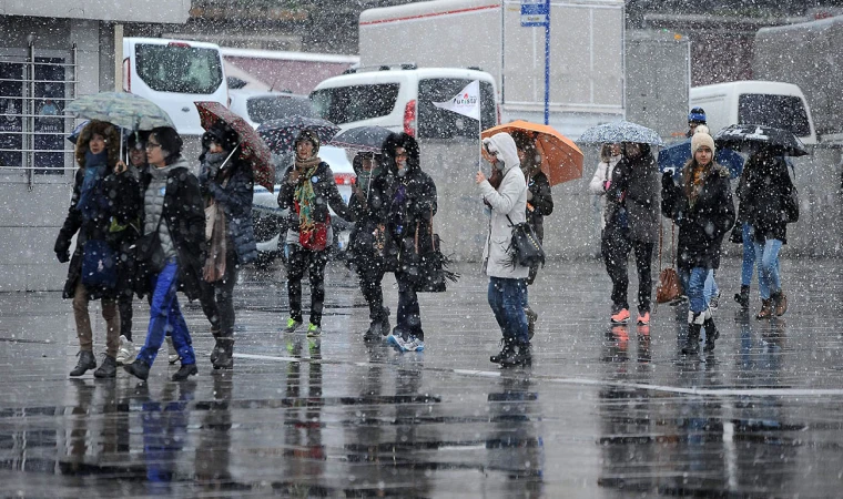 İstanbul için şiddetli kar ve fırtına uyarısı