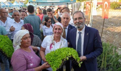 Tarsus’ta 1 milyon fide, 30 ton buğday ve 250 bin fidan ücretsiz dağıtıldı